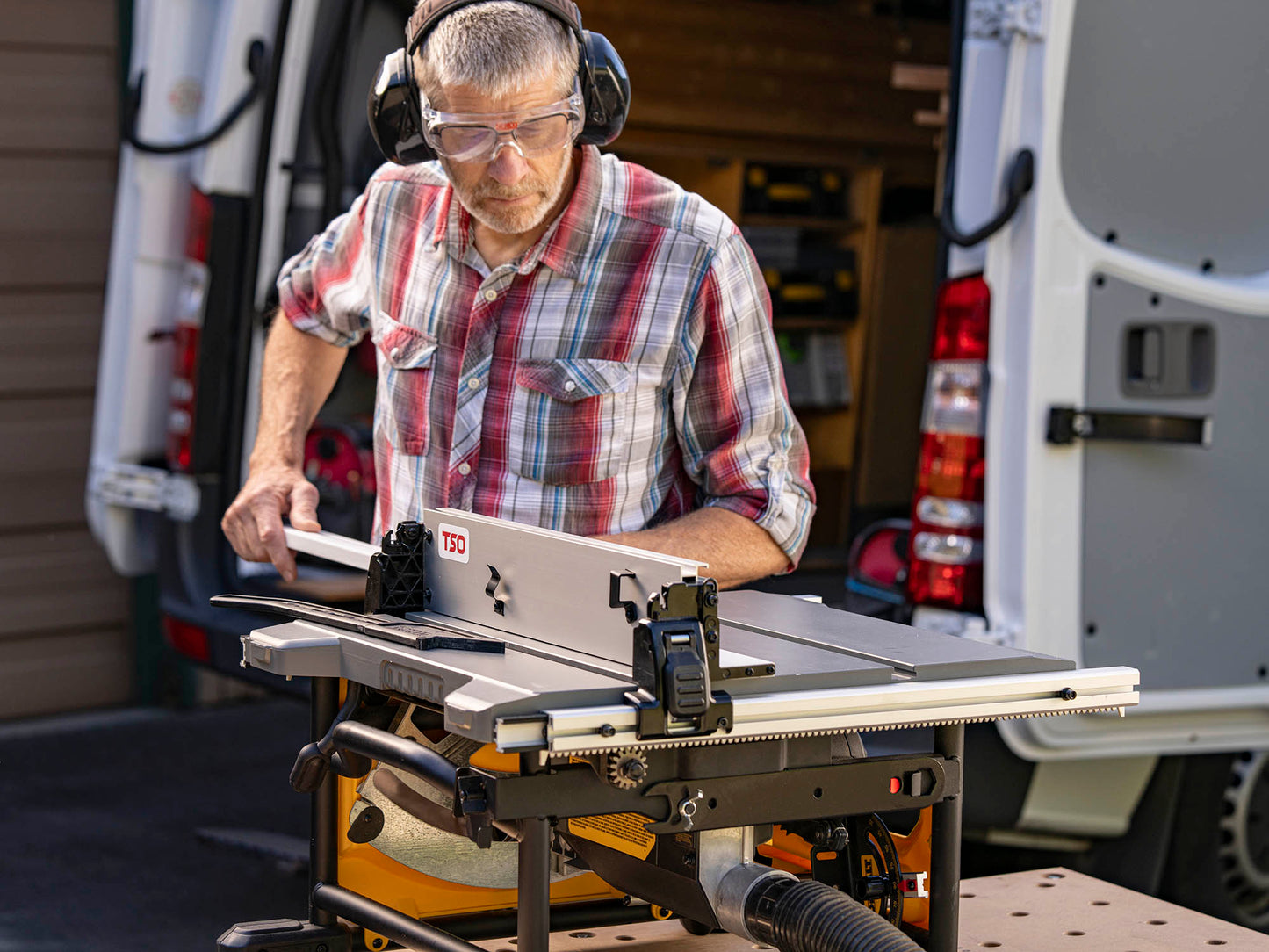 TSO Products Rip Fence with T-Slots for 210mm / 8.25" DEWALT Compact Jobsite Table Saw (DWE7485, DWE7480, DCS7485 or DW745)