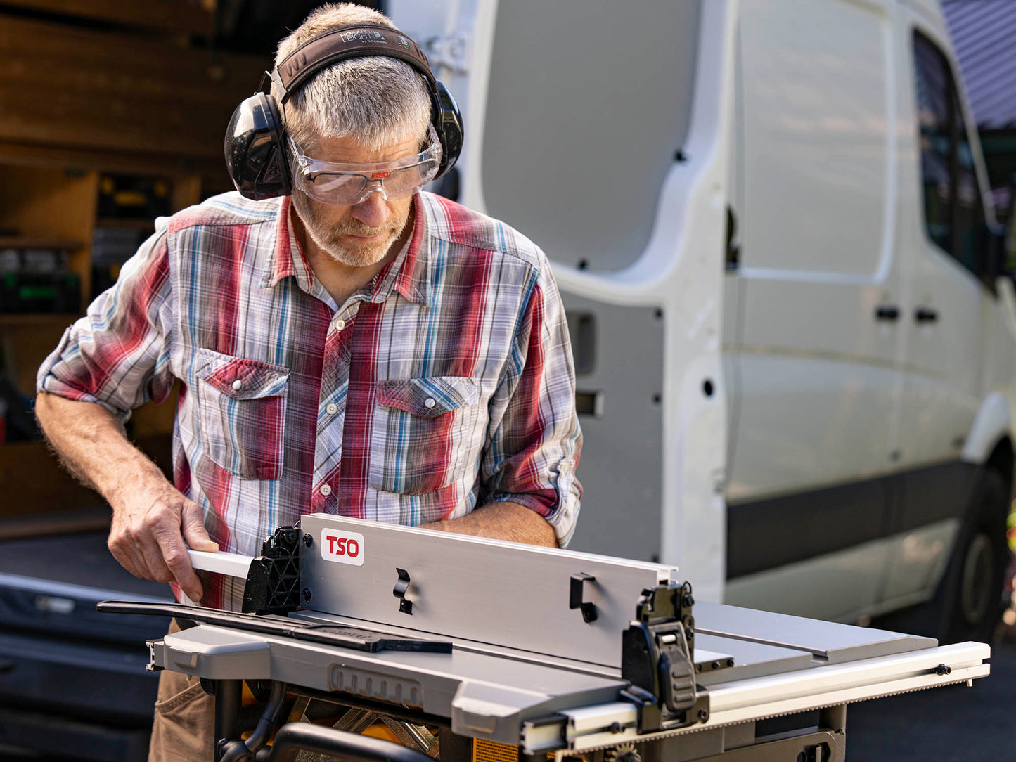 TSO Products Rip Fence with T-Slots for 210mm / 8.25" DEWALT Compact Jobsite Table Saw (DWE7485, DWE7480, DCS7485 or DW745)