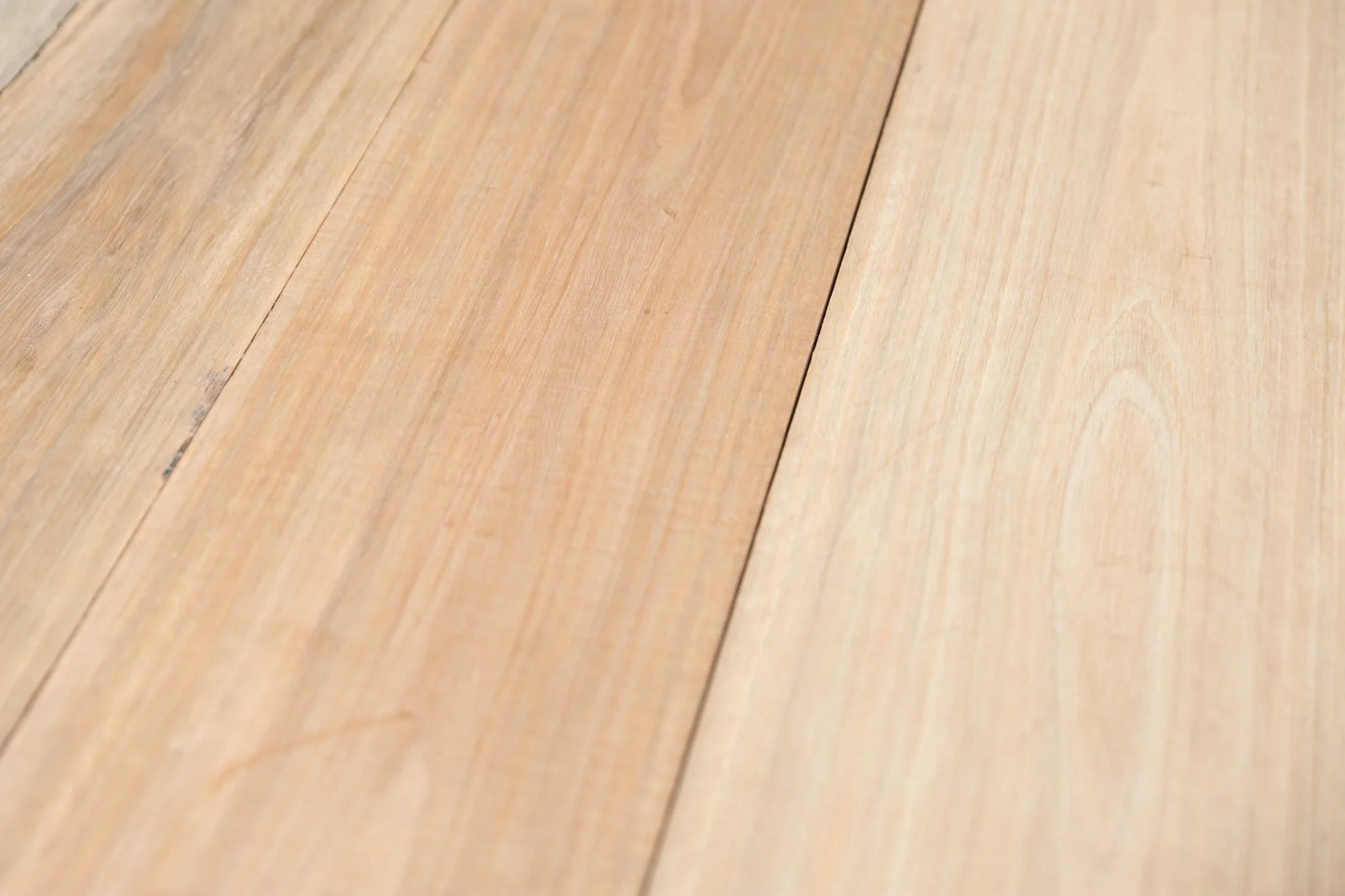 Spotted Gum 200 x 50mm – Select Grade, Kiln Dried, Rough Sawn Joinery Timber